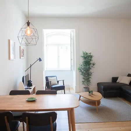 Flh Praca Comercio Wood Design Flat Διαμέρισμα *