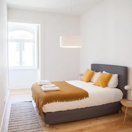 Flh Praca Comercio Wood Design Flat Daire Lisboa